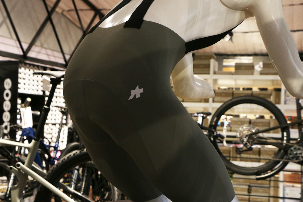 ASSOS Equipe R S11 Bib Short - Edge Green – Bike Addict