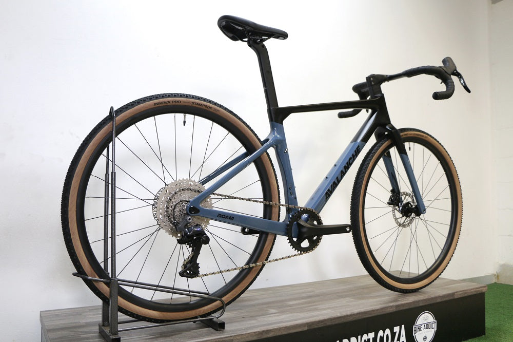 AVALANCHE Roam Carbon Gravel (2025)