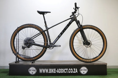 TREK Marlin 8 Medium (Pre-Owned)
