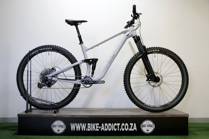 TITAN RACING Skyrim ST Dash (2025) – Bike Addict