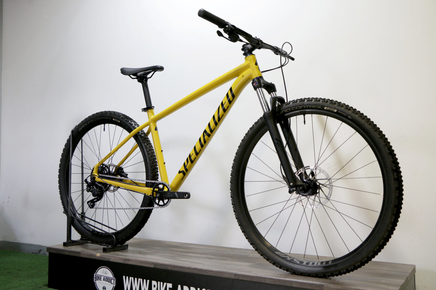 SPECIALIZED RockHopper Large (Pre-Owned)