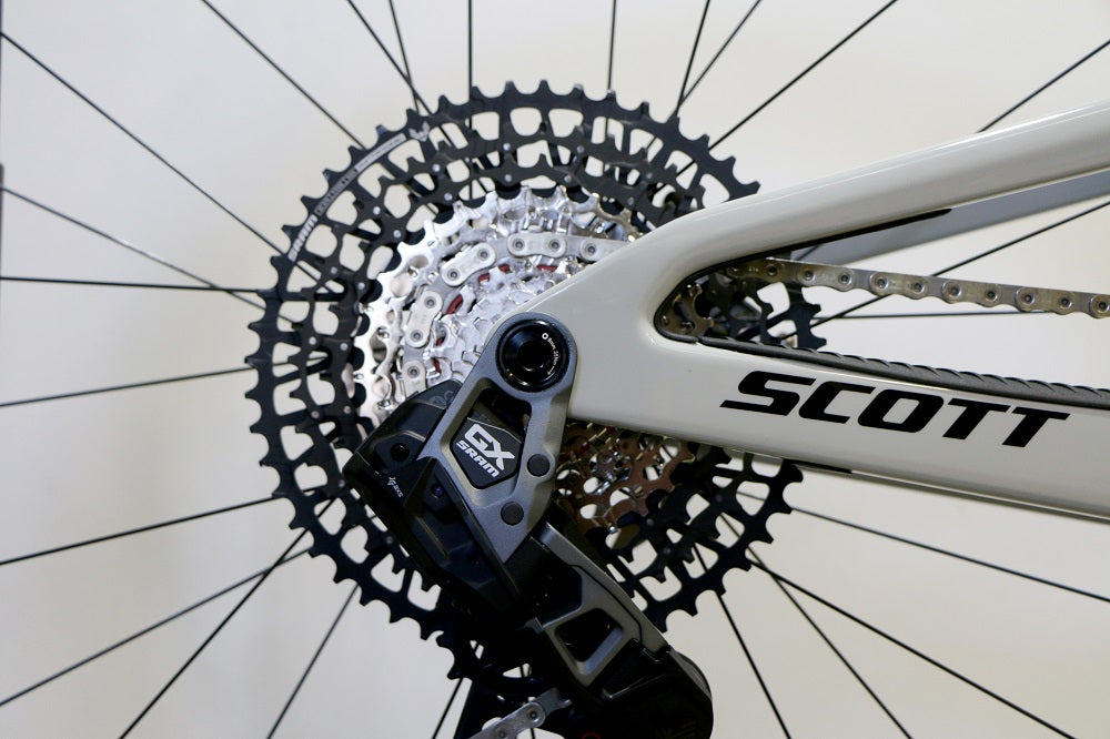 SCOTT Spark RC Team Issue TR AXS - Pastel Grey (2025)