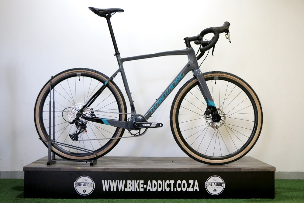 TITAN RACING Switch Carbon Elite (2025)