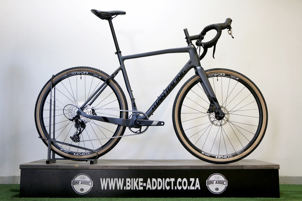 TITAN RACING Switch Carbon Comp (2025)
