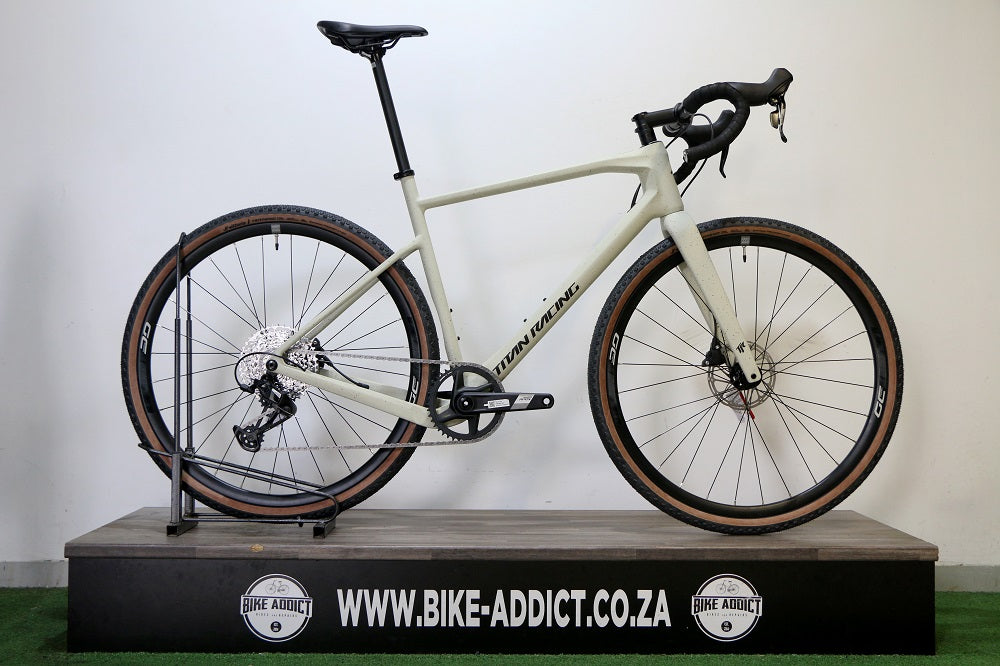 TITAN RACING Switch Gen 2 Carbon Expert (2026) – Bike Addict