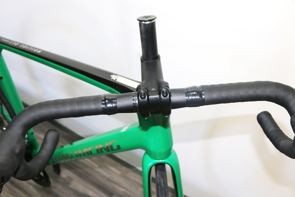 carbon fibre spray paint carbon bike frame