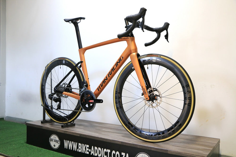 TITAN RACING Valerian Carbon Empire (2025)