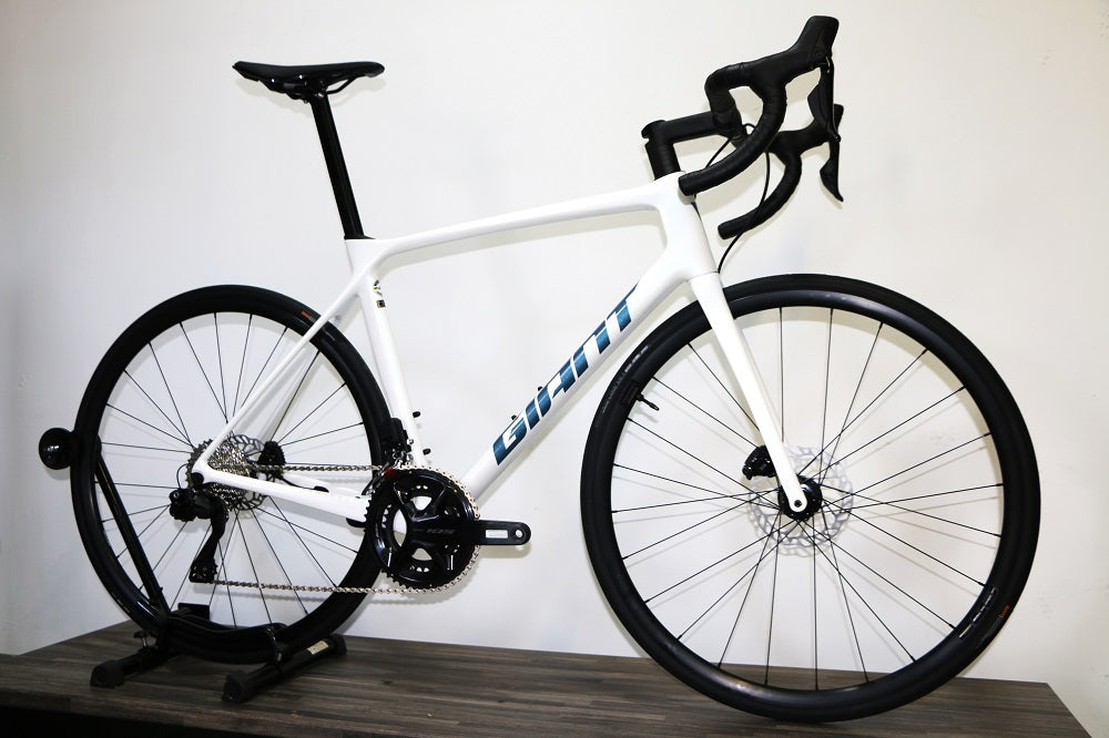 GIANT TCR Advanced 1 Disc KOM 2023 Bike Addict